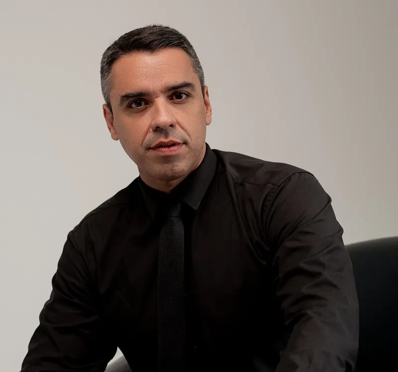 Dr. Arthur Assis