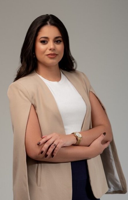Dra. Camila - Advogada especialista em INSS